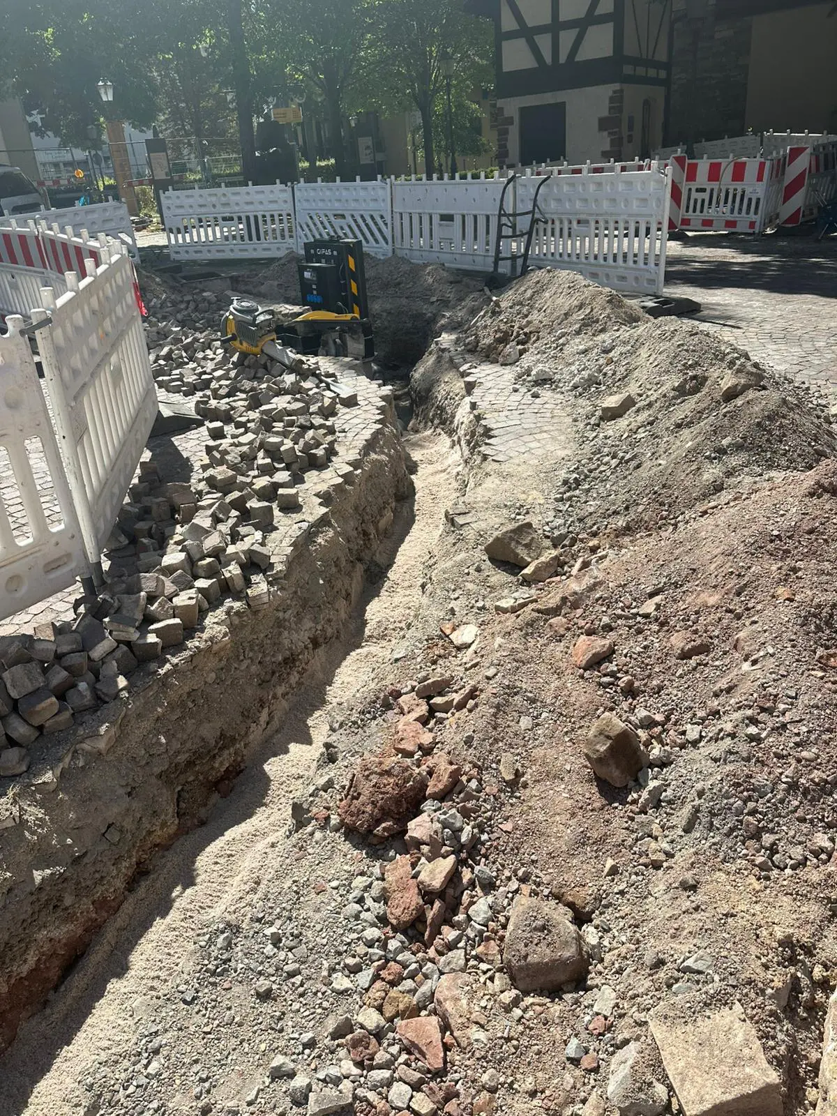 Rohrleitungsgraben für Unterflurverteiler